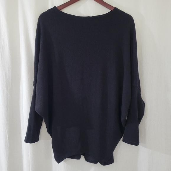 Alya Scoop-Neck Long Sleeve Top in Black Women's Size S - Picture 1 of 3